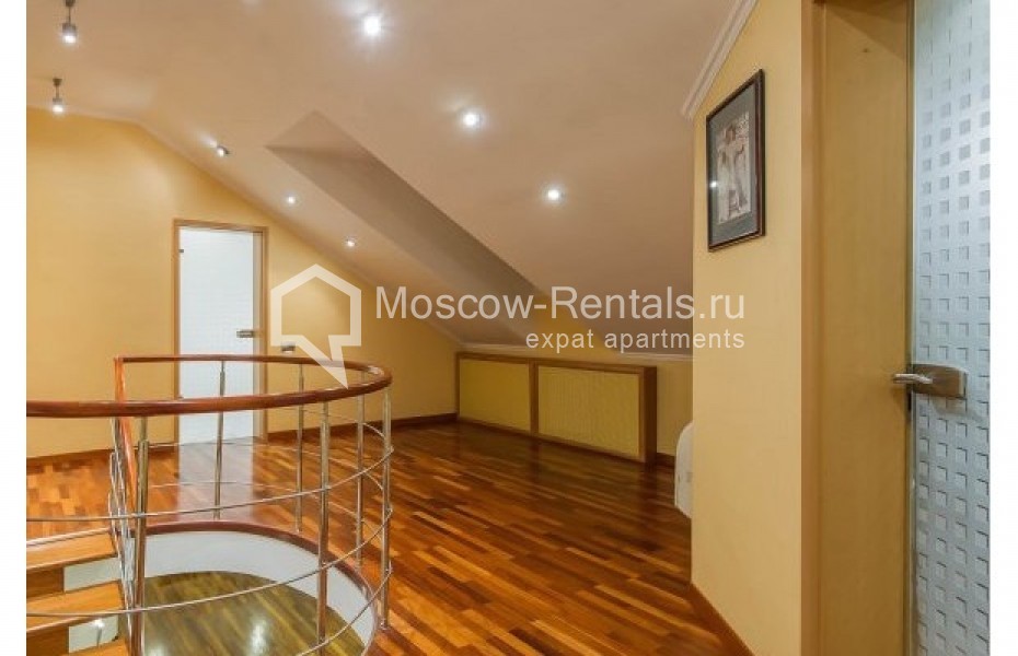 Photo #16 4-room (3 BR) apartment for <a href="http://moscow-rentals.ru/en/articles/long-term-rent" target="_blank">a long-term</a> rent
 in Russia, Moscow, 1st Kolobovskyi lane, 18