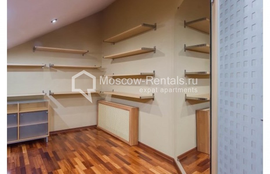 Photo #18 4-room (3 BR) apartment for <a href="http://moscow-rentals.ru/en/articles/long-term-rent" target="_blank">a long-term</a> rent
 in Russia, Moscow, 1st Kolobovskyi lane, 18