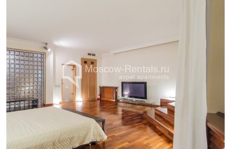 Photo #10 4-room (3 BR) apartment for <a href="http://moscow-rentals.ru/en/articles/long-term-rent" target="_blank">a long-term</a> rent
 in Russia, Moscow, 1st Kolobovskyi lane, 18