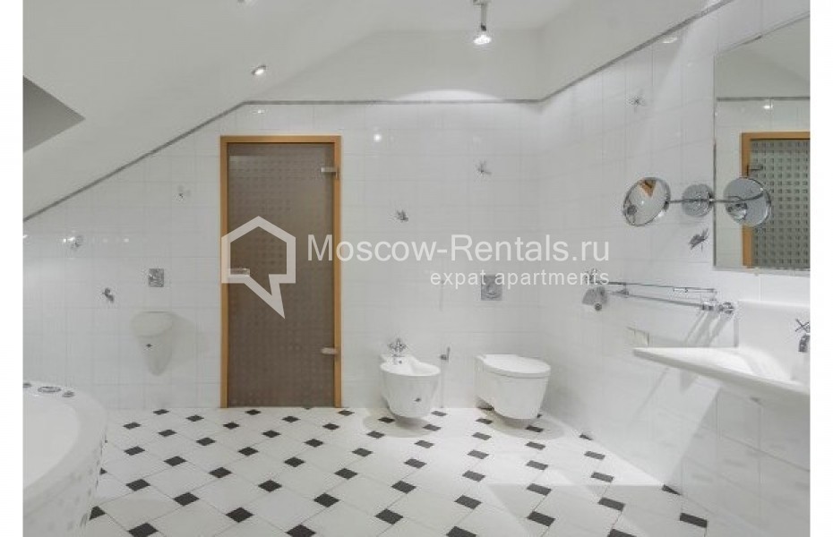 Photo #19 4-room (3 BR) apartment for <a href="http://moscow-rentals.ru/en/articles/long-term-rent" target="_blank">a long-term</a> rent
 in Russia, Moscow, 1st Kolobovskyi lane, 18
