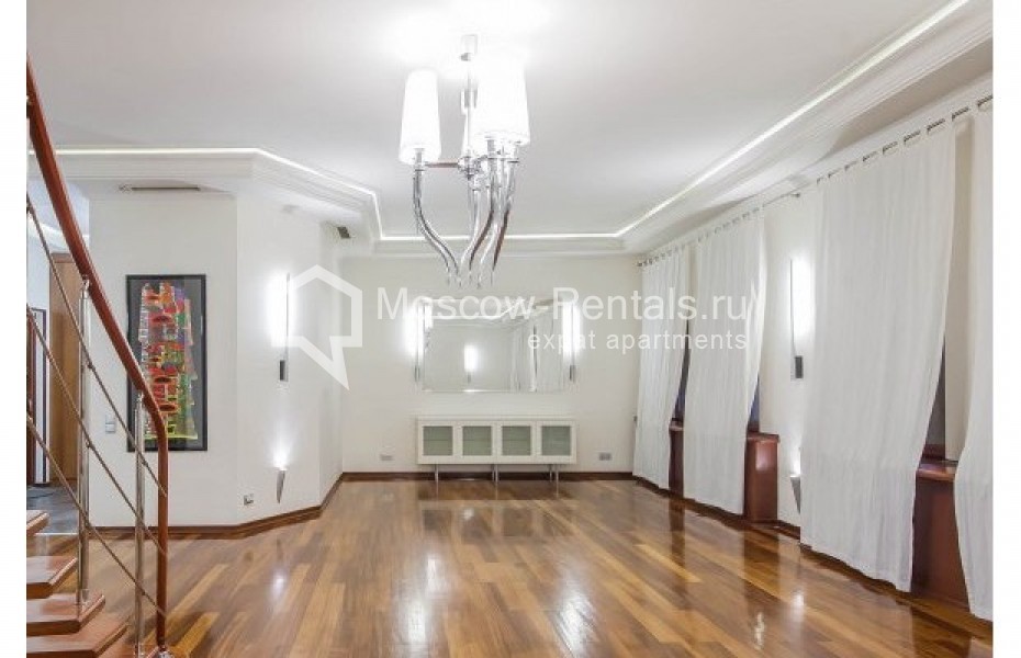 Photo #1 4-room (3 BR) apartment for <a href="http://moscow-rentals.ru/en/articles/long-term-rent" target="_blank">a long-term</a> rent
 in Russia, Moscow, 1st Kolobovskyi lane, 18