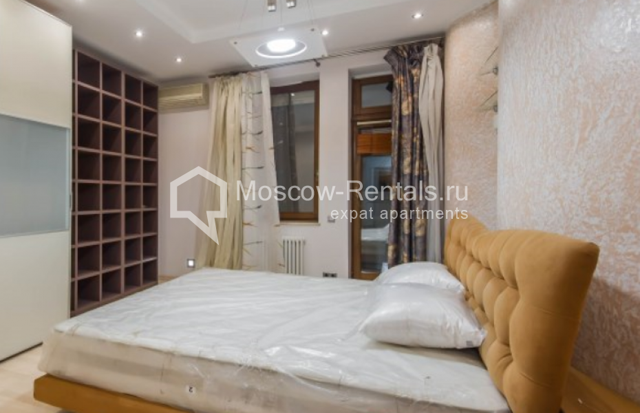 Photo #8 4-room (3 BR) apartment for <a href="http://moscow-rentals.ru/en/articles/long-term-rent" target="_blank">a long-term</a> rent
 in Russia, Moscow, Staroslobodskaya str, 3