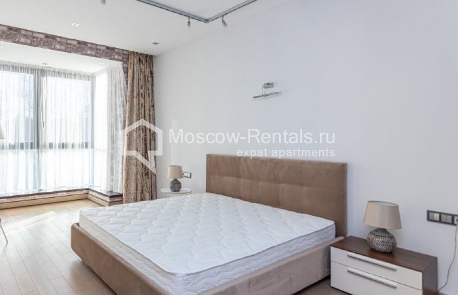 Photo #8 4-room (3 BR) apartment for <a href="http://moscow-rentals.ru/en/articles/long-term-rent" target="_blank">a long-term</a> rent
 in Russia, Moscow, Malaya Pirogovskaya str., 8