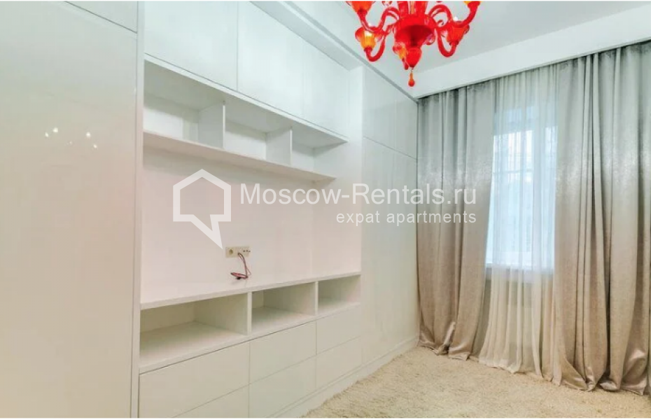 Photo #14 4-room (3 BR) apartment for <a href="http://moscow-rentals.ru/en/articles/long-term-rent" target="_blank">a long-term</a> rent
 in Russia, Moscow, Bolshoi Znamenskyi lane, 13С1