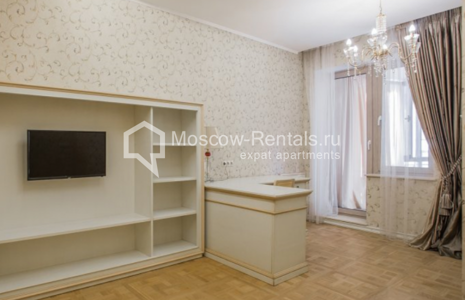Photo #7 4-room (3 BR) apartment for <a href="http://moscow-rentals.ru/en/articles/long-term-rent" target="_blank">a long-term</a> rent
 in Russia, Moscow, Malyi Kozikhinsky lane, 14