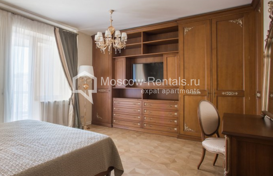 Photo #5 4-room (3 BR) apartment for <a href="http://moscow-rentals.ru/en/articles/long-term-rent" target="_blank">a long-term</a> rent
 in Russia, Moscow, Malyi Kozikhinsky lane, 14