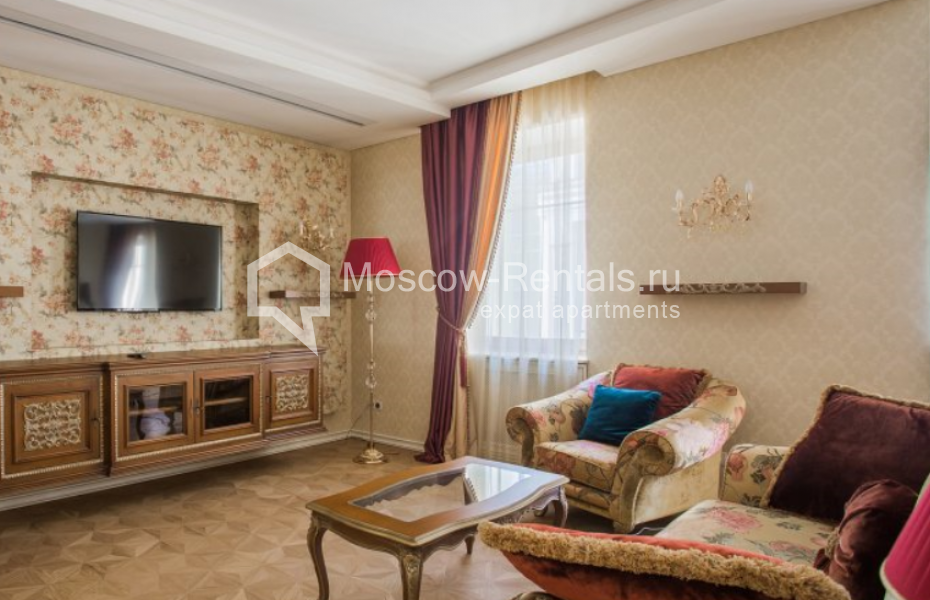 Photo #2 4-room (3 BR) apartment for <a href="http://moscow-rentals.ru/en/articles/long-term-rent" target="_blank">a long-term</a> rent
 in Russia, Moscow, Malyi Kozikhinsky lane, 14