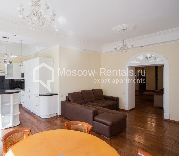 Photo #2 3-room (2 BR) apartment for <a href="http://moscow-rentals.ru/en/articles/long-term-rent" target="_blank">a long-term</a> rent
 in Russia, Moscow, Ordynka str, 5 / 6к2-3