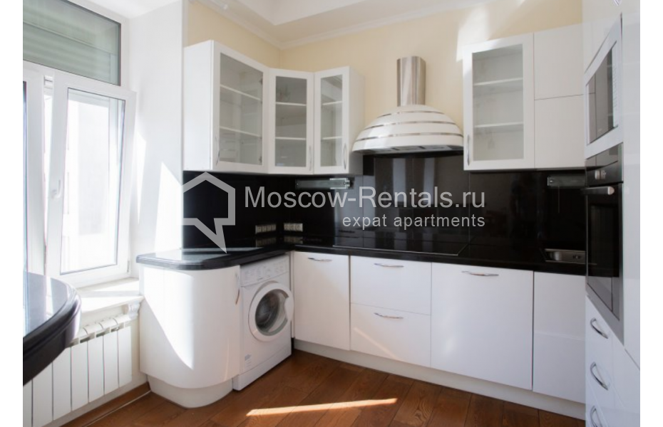 Photo #4 3-room (2 BR) apartment for <a href="http://moscow-rentals.ru/en/articles/long-term-rent" target="_blank">a long-term</a> rent
 in Russia, Moscow, Ordynka str, 5 / 6к2-3