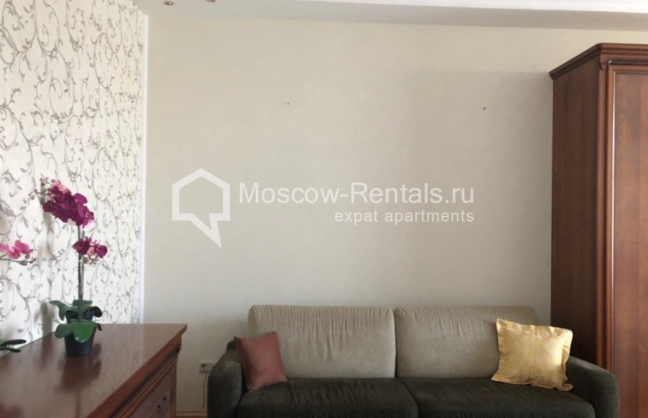 Photo #2 3-room (2 BR) apartment for <a href="http://moscow-rentals.ru/en/articles/long-term-rent" target="_blank">a long-term</a> rent
 in Russia, Moscow, Frunzenskaya emb, 38/1