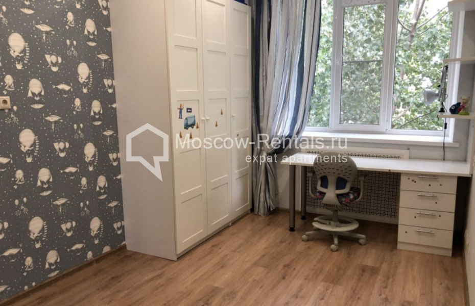 Photo #7 3-room (2 BR) apartment for <a href="http://moscow-rentals.ru/en/articles/long-term-rent" target="_blank">a long-term</a> rent
 in Russia, Moscow, Chistoprudnyi blv, 12К2