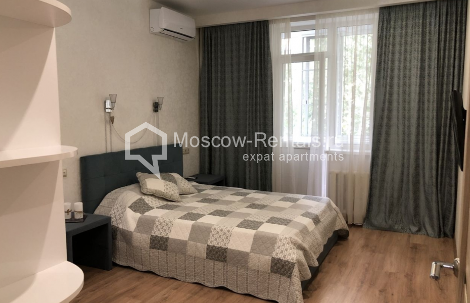 Photo #4 3-room (2 BR) apartment for <a href="http://moscow-rentals.ru/en/articles/long-term-rent" target="_blank">a long-term</a> rent
 in Russia, Moscow, Chistoprudnyi blv, 12К2