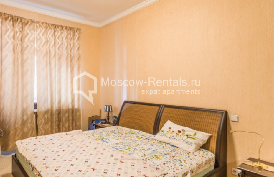 Photo #6 2-room (1 BR) apartment for <a href="http://moscow-rentals.ru/en/articles/long-term-rent" target="_blank">a long-term</a> rent
 in Russia, Moscow, Gagarinskyi lane, 6