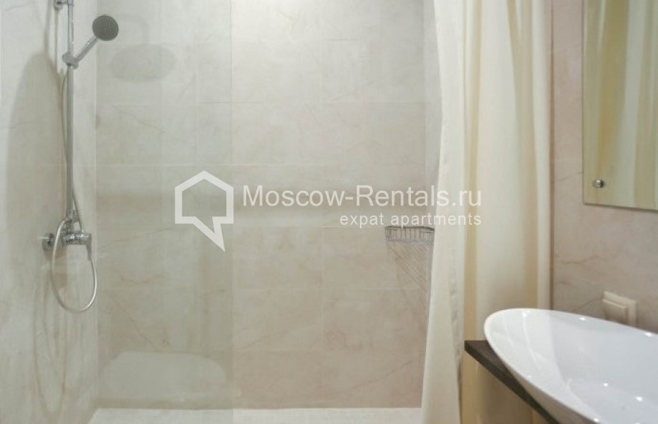 Photo #11 3-room (2 BR) apartment for <a href="http://moscow-rentals.ru/en/articles/long-term-rent" target="_blank">a long-term</a> rent
 in Russia, Moscow, Nezhinskaya str, 1к2