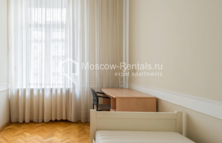 Photo #10 3-room (2 BR) apartment for <a href="http://moscow-rentals.ru/en/articles/long-term-rent" target="_blank">a long-term</a> rent
 in Russia, Moscow, Brusov lane, 2/14С2