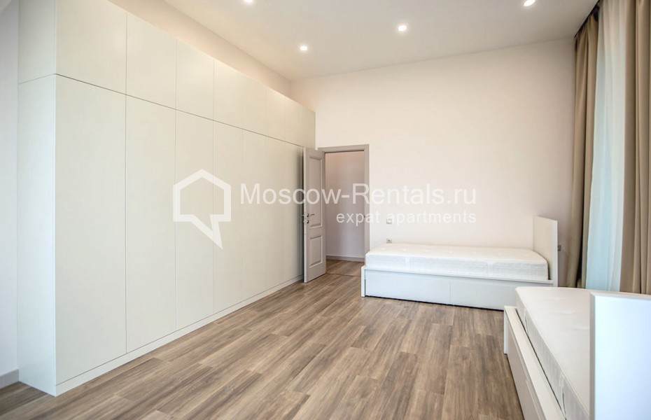 Photo #10 3-room (2 BR) apartment for <a href="http://moscow-rentals.ru/en/articles/long-term-rent" target="_blank">a long-term</a> rent
 in Russia, Moscow, Efremova str, 10к1