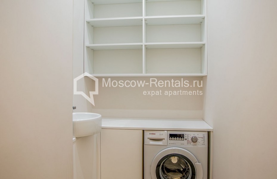 Photo #16 3-room (2 BR) apartment for <a href="http://moscow-rentals.ru/en/articles/long-term-rent" target="_blank">a long-term</a> rent
 in Russia, Moscow, Efremova str, 10к1