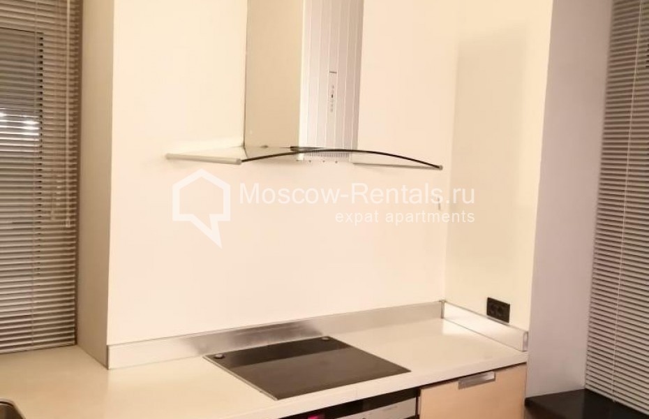 Photo #2 2-room (1 BR) apartment for <a href="http://moscow-rentals.ru/en/articles/long-term-rent" target="_blank">a long-term</a> rent
 in Russia, Moscow, Podkolokolnyi lane, 8/13/5