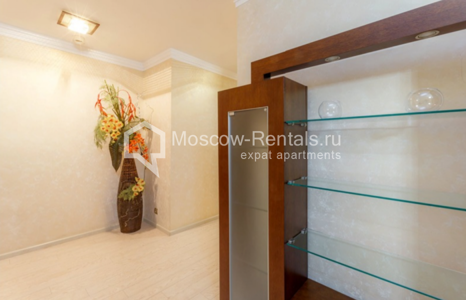 Photo #9 4-room (3 BR) apartment for <a href="http://moscow-rentals.ru/en/articles/long-term-rent" target="_blank">a long-term</a> rent
 in Russia, Moscow, 1st Zachatievskyi lane, 5