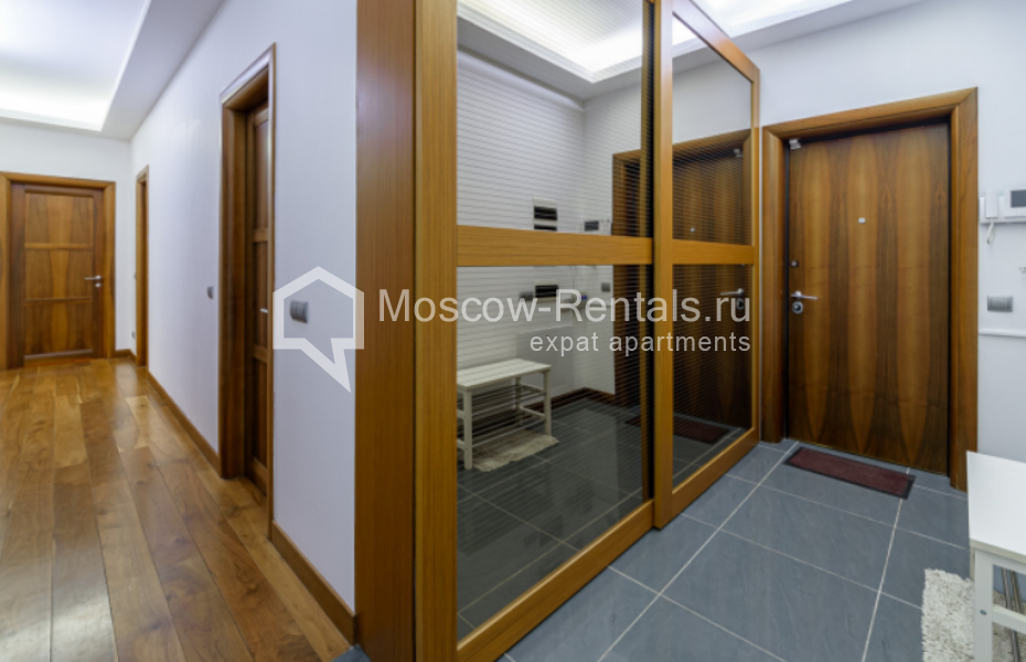 Photo #14 4-room (3 BR) apartment for <a href="http://moscow-rentals.ru/en/articles/long-term-rent" target="_blank">a long-term</a> rent
 in Russia, Moscow, Shabolovka str, 23к1