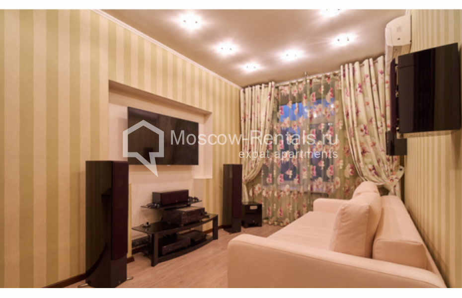 Photo #1 2-room (1 BR) apartment for <a href="http://moscow-rentals.ru/en/articles/long-term-rent" target="_blank">a long-term</a> rent
 in Russia, Moscow, Sadovaya-Chernogryazskaya str, 5/9