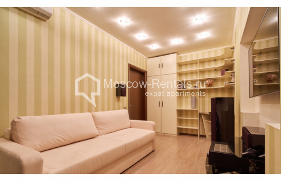 Photo #2 2-room (1 BR) apartment for <a href="http://moscow-rentals.ru/en/articles/long-term-rent" target="_blank">a long-term</a> rent
 in Russia, Moscow, Sadovaya-Chernogryazskaya str, 5/9