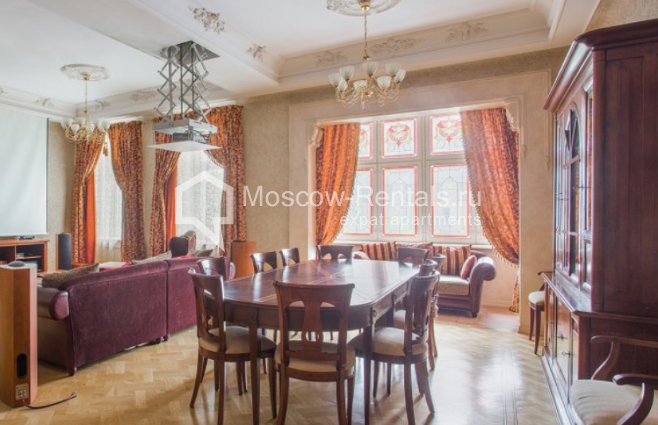 Photo #1 4-room (3 BR) apartment for <a href="http://moscow-rentals.ru/en/articles/long-term-rent" target="_blank">a long-term</a> rent
 in Russia, Moscow, Pokrovka str, 42 с6