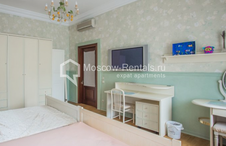Photo #8 4-room (3 BR) apartment for <a href="http://moscow-rentals.ru/en/articles/long-term-rent" target="_blank">a long-term</a> rent
 in Russia, Moscow, Pokrovka str, 42 с6