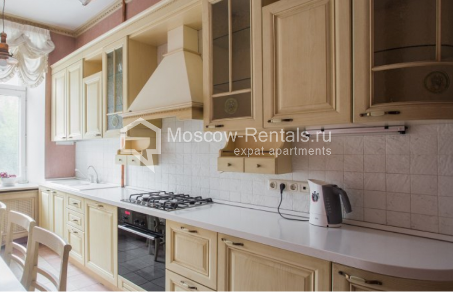 Photo #11 4-room (3 BR) apartment for <a href="http://moscow-rentals.ru/en/articles/long-term-rent" target="_blank">a long-term</a> rent
 in Russia, Moscow, Pokrovka str, 42 с6