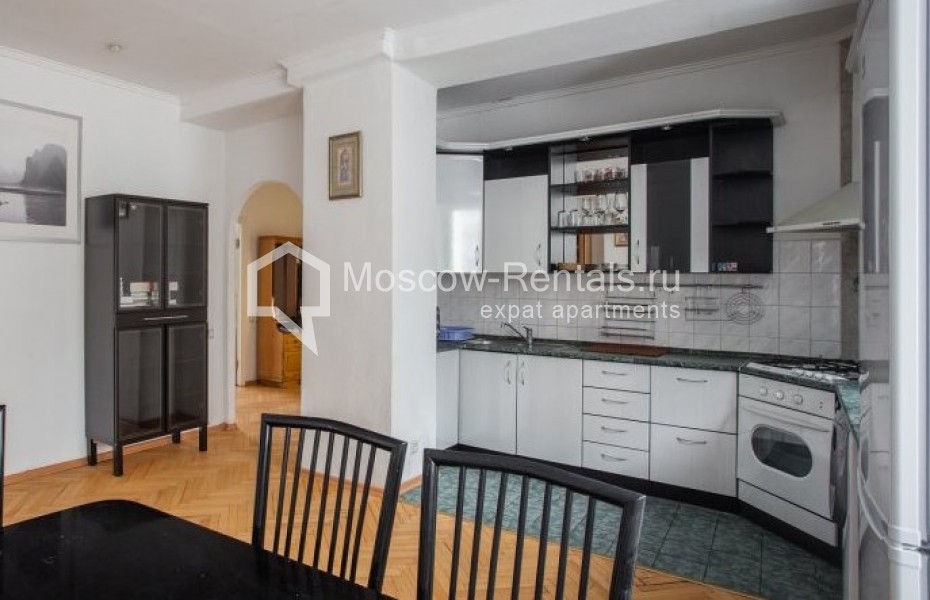 Photo #2 3-room (2 BR) apartment for <a href="http://moscow-rentals.ru/en/articles/long-term-rent" target="_blank">a long-term</a> rent
 in Russia, Moscow, Konushkovskaya str, 26