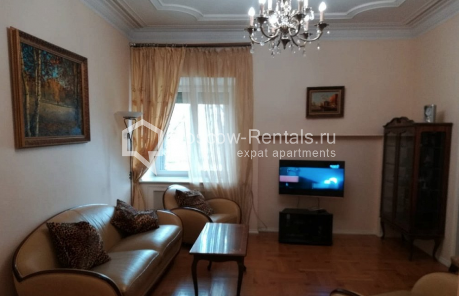 Photo #1 3-room (2 BR) apartment for <a href="http://moscow-rentals.ru/en/articles/long-term-rent" target="_blank">a long-term</a> rent
 in Russia, Moscow, Bolshaya Dorogomilovskaya str