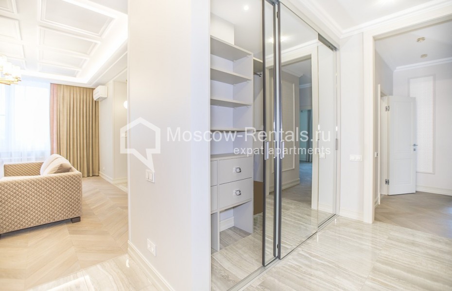 Photo #9 3-room (2 BR) apartment for <a href="http://moscow-rentals.ru/en/articles/long-term-rent" target="_blank">a long-term</a> rent
 in Russia, Moscow, Mosflimovskaya str, 88с2