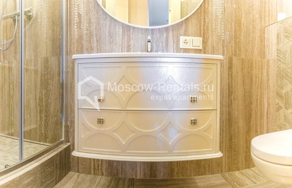 Photo #19 3-room (2 BR) apartment for <a href="http://moscow-rentals.ru/en/articles/long-term-rent" target="_blank">a long-term</a> rent
 in Russia, Moscow, Mosflimovskaya str, 88с2