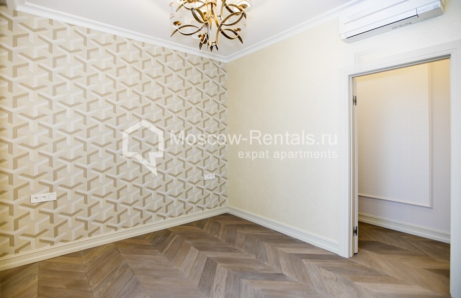 Photo #10 3-room (2 BR) apartment for <a href="http://moscow-rentals.ru/en/articles/long-term-rent" target="_blank">a long-term</a> rent
 in Russia, Moscow, Mosflimovskaya str, 88с2