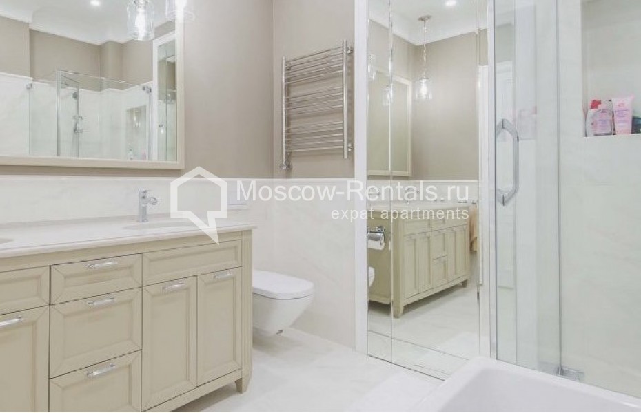 Photo #12 4-room (3 BR) apartment for <a href="http://moscow-rentals.ru/en/articles/long-term-rent" target="_blank">a long-term</a> rent
 in Russia, Moscow, Efremova str, 10к1