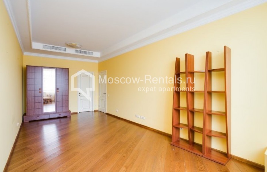 Photo #10 3-room (2 BR) apartment for <a href="http://moscow-rentals.ru/en/articles/long-term-rent" target="_blank">a long-term</a> rent
 in Russia, Moscow, Bakhrushina str, 13