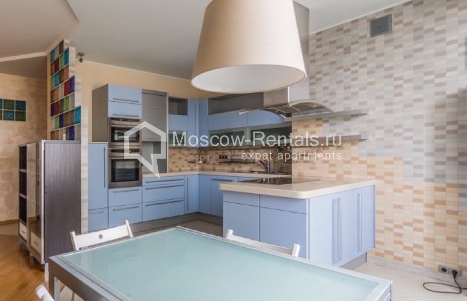 Photo #1 4-room (3 BR) apartment for <a href="http://moscow-rentals.ru/en/articles/long-term-rent" target="_blank">a long-term</a> rent
 in Russia, Moscow, Shabolovka str, 23к3