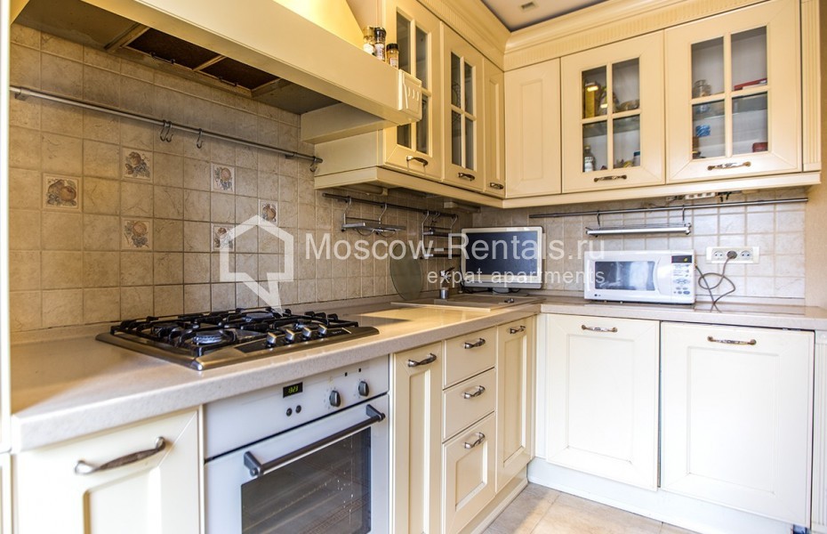 Photo #14 3-room (2 BR) apartment for <a href="http://moscow-rentals.ru/en/articles/long-term-rent" target="_blank">a long-term</a> rent
 in Russia, Moscow, Zoologicheskaya str, 3