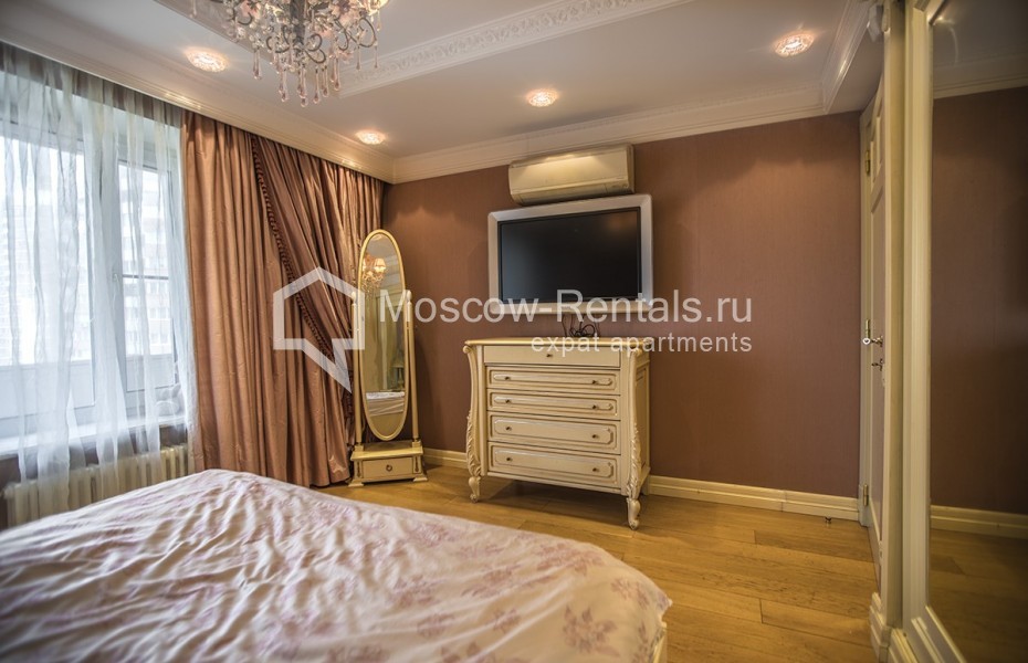 Photo #10 3-room (2 BR) apartment for <a href="http://moscow-rentals.ru/en/articles/long-term-rent" target="_blank">a long-term</a> rent
 in Russia, Moscow, Zoologicheskaya str, 3