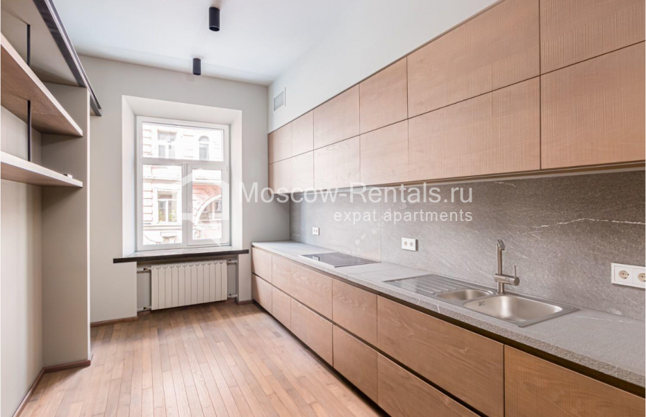 Photo #1 4-room (3 BR) apartment for <a href="http://moscow-rentals.ru/en/articles/long-term-rent" target="_blank">a long-term</a> rent
 in Russia, Moscow, Myasnitskaya str, 24/7С2