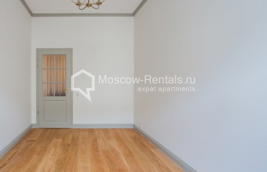 Photo #5 4-room (3 BR) apartment for <a href="http://moscow-rentals.ru/en/articles/long-term-rent" target="_blank">a long-term</a> rent
 in Russia, Moscow, Varsonofievskyi lane, 4С1