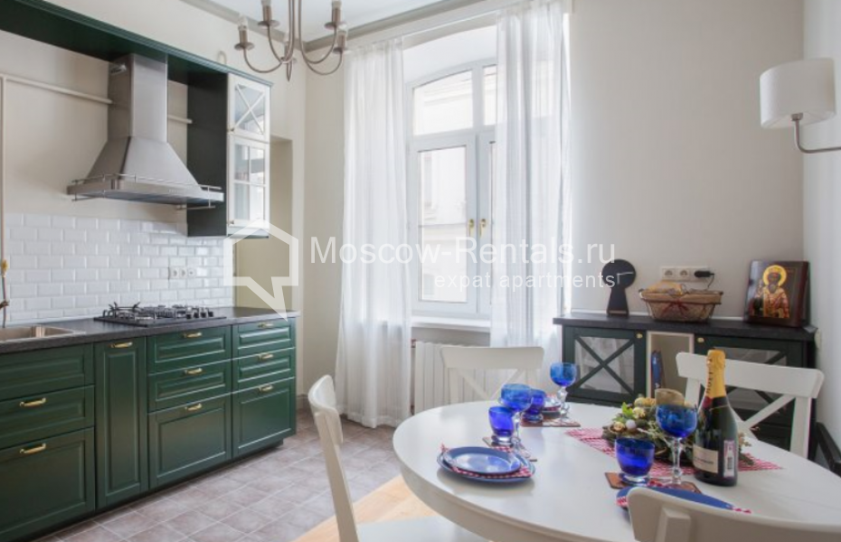 Photo #1 4-room (3 BR) apartment for <a href="http://moscow-rentals.ru/en/articles/long-term-rent" target="_blank">a long-term</a> rent
 in Russia, Moscow, Varsonofievskyi lane, 4С1