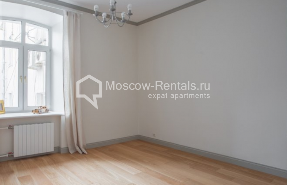 Photo #3 4-room (3 BR) apartment for <a href="http://moscow-rentals.ru/en/articles/long-term-rent" target="_blank">a long-term</a> rent
 in Russia, Moscow, Varsonofievskyi lane, 4С1