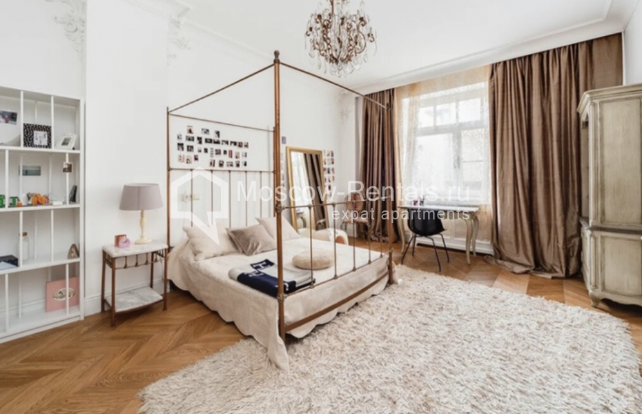 Photo #10 4-room (3 BR) apartment for <a href="http://moscow-rentals.ru/en/articles/long-term-rent" target="_blank">a long-term</a> rent
 in Russia, Moscow, Khilkov lane, 1