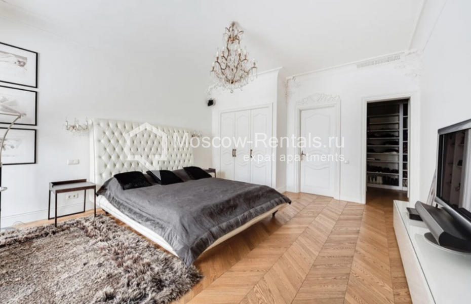 Photo #12 4-room (3 BR) apartment for <a href="http://moscow-rentals.ru/en/articles/long-term-rent" target="_blank">a long-term</a> rent
 in Russia, Moscow, Khilkov lane, 1