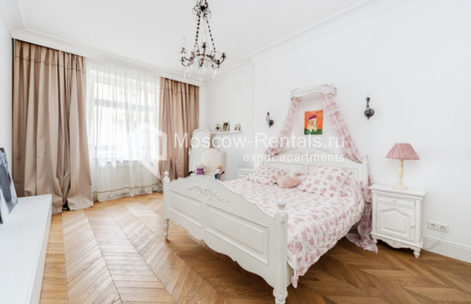 Photo #15 4-room (3 BR) apartment for <a href="http://moscow-rentals.ru/en/articles/long-term-rent" target="_blank">a long-term</a> rent
 in Russia, Moscow, Khilkov lane, 1