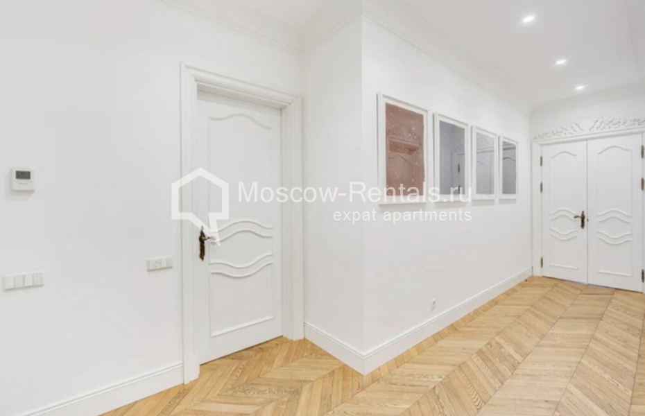 Photo #17 4-room (3 BR) apartment for <a href="http://moscow-rentals.ru/en/articles/long-term-rent" target="_blank">a long-term</a> rent
 in Russia, Moscow, Khilkov lane, 1