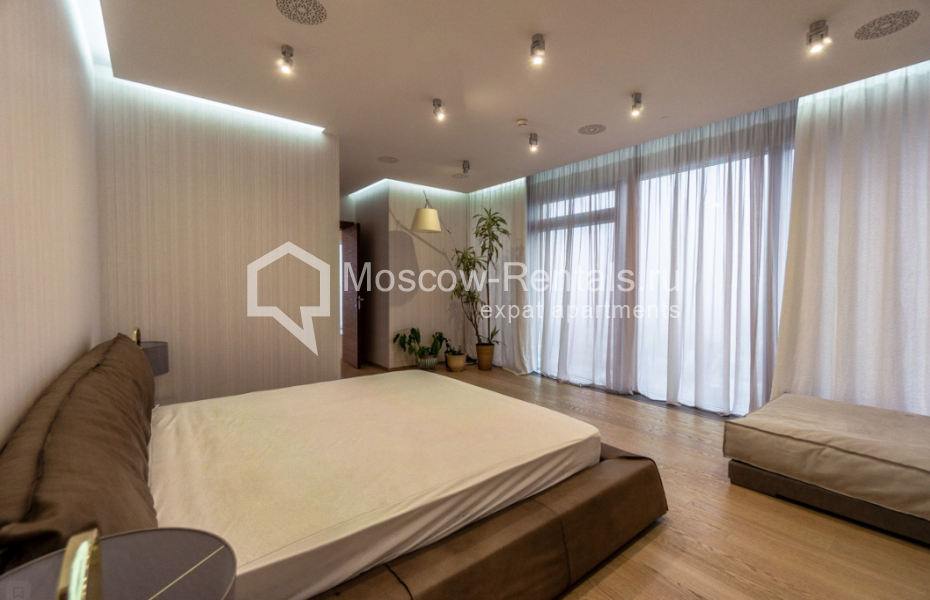 Photo #12 3-room (2 BR) apartment for <a href="http://moscow-rentals.ru/en/articles/long-term-rent" target="_blank">a long-term</a> rent
 in Russia, Moscow, Presnenskaya emb, 8с1