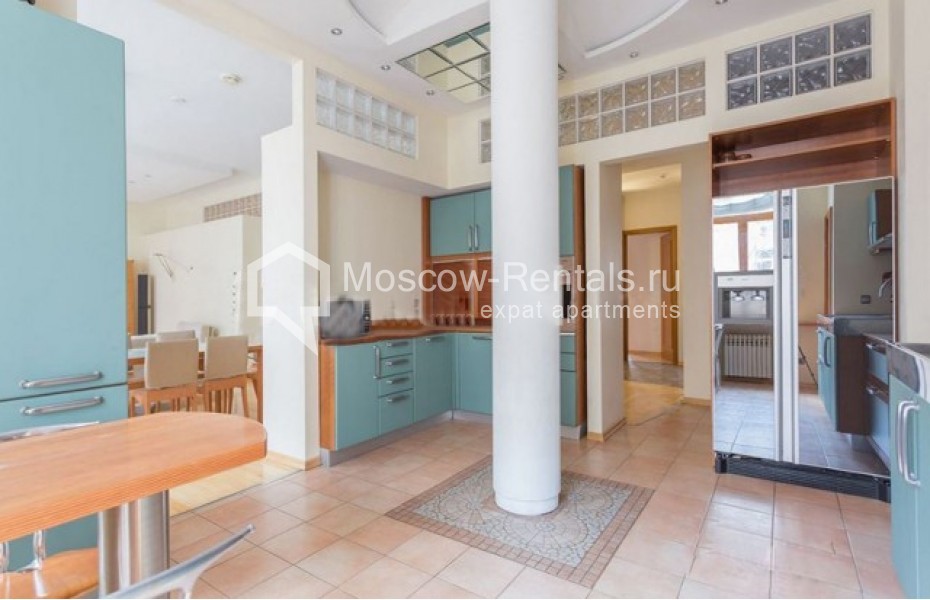 Photo #3 4-room (3 BR) apartment for <a href="http://moscow-rentals.ru/en/articles/long-term-rent" target="_blank">a long-term</a> rent
 in Russia, Moscow, Malaya Polyanka str, 7С5