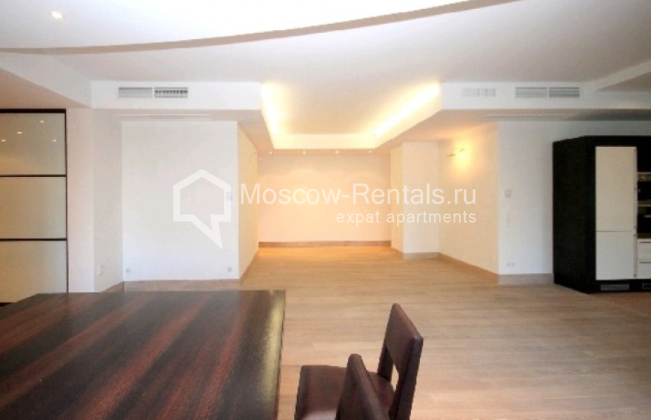 Photo #9 5-room (4 BR) apartment for <a href="http://moscow-rentals.ru/en/articles/long-term-rent" target="_blank">a long-term</a> rent
 in Russia, Moscow, 2nd Frunzenskaya str, 12